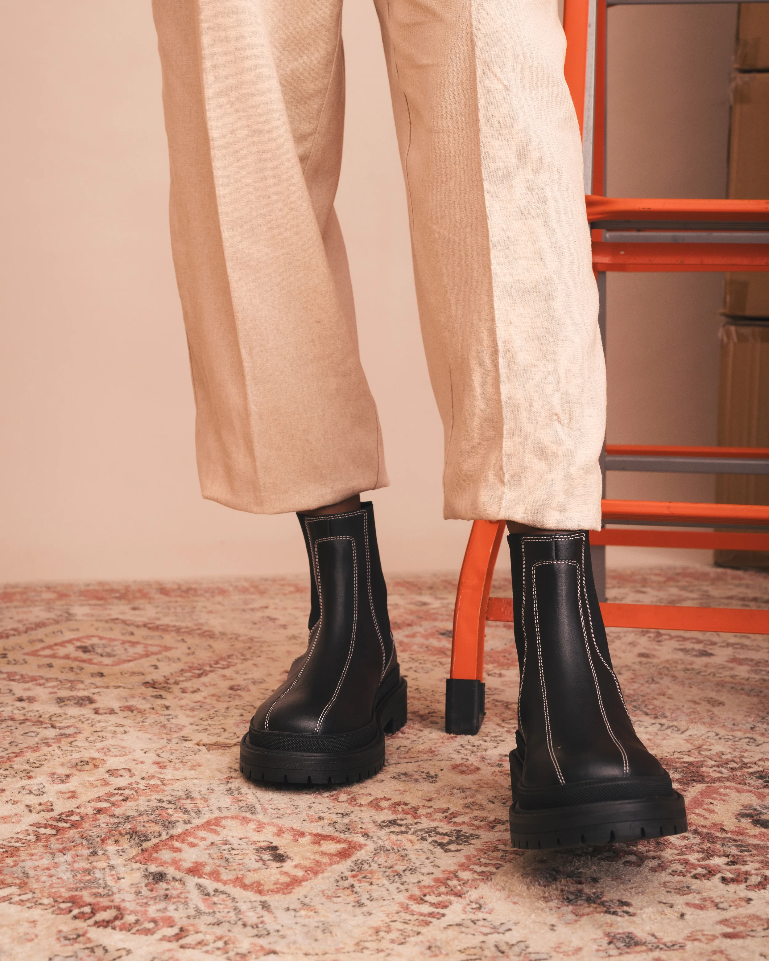 Botas Chelsea Vegan Abril Preto - Image 5