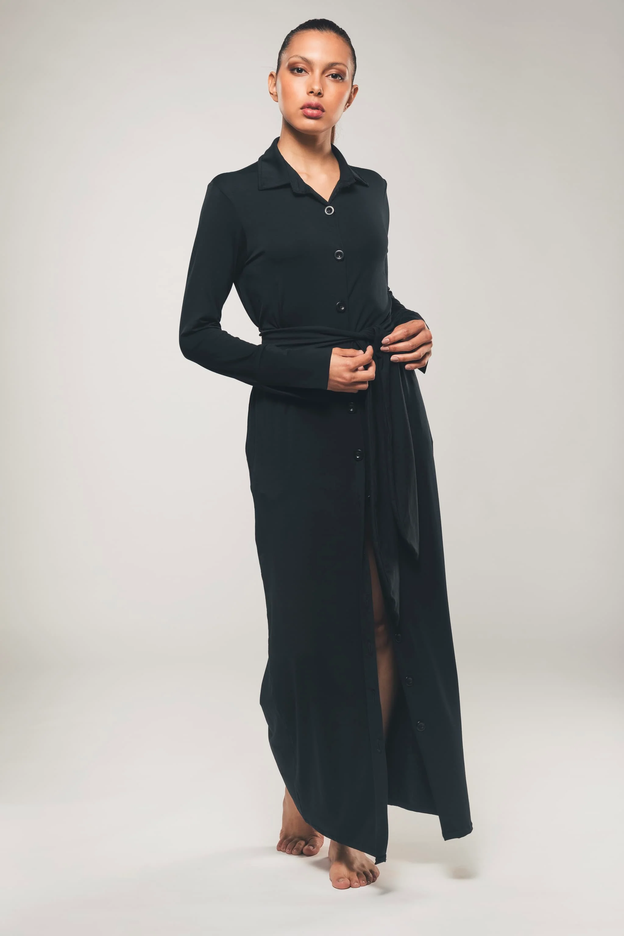 Vestido Camiseiro Maxi de Manga Comprida em Preto - Beatrice