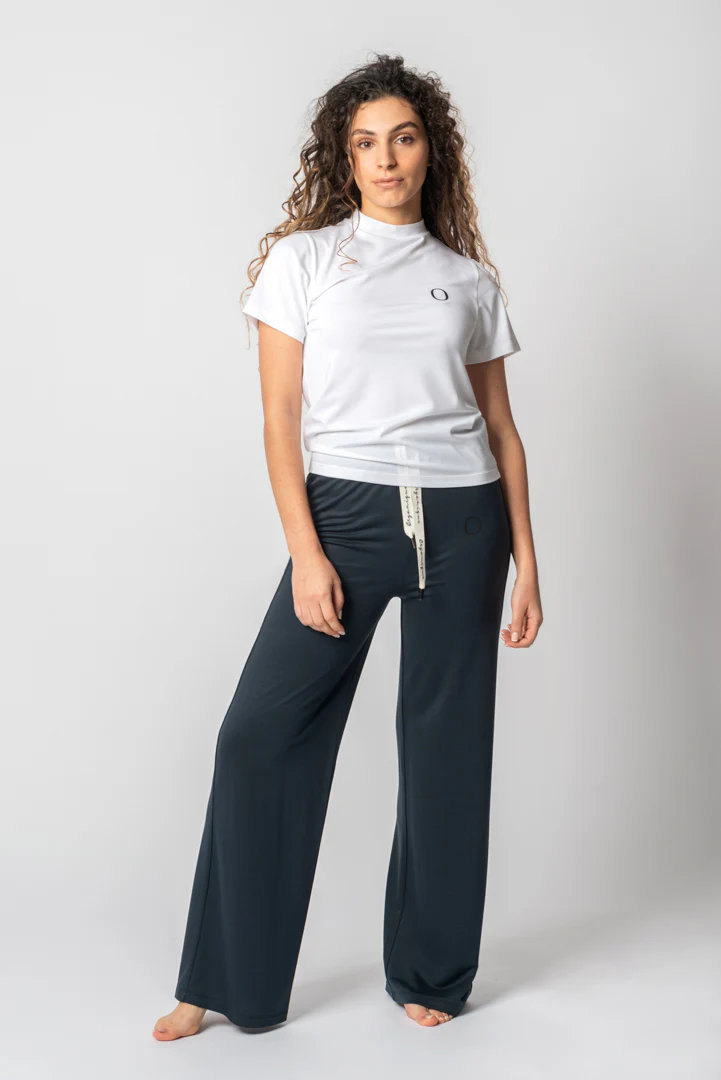 T-Shirt Branca com Gola Redonda - Elowen - Image 2