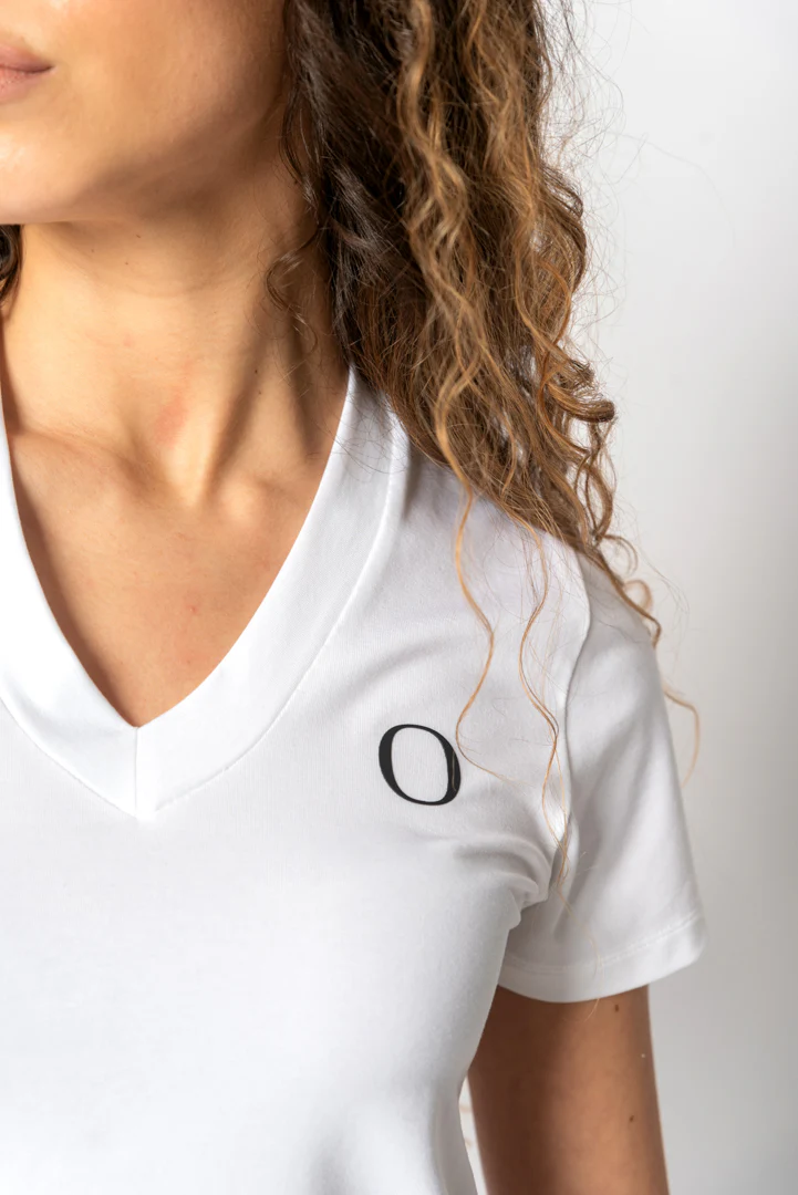 T-Shirt Branca com Decote em V - Emelline - Image 2