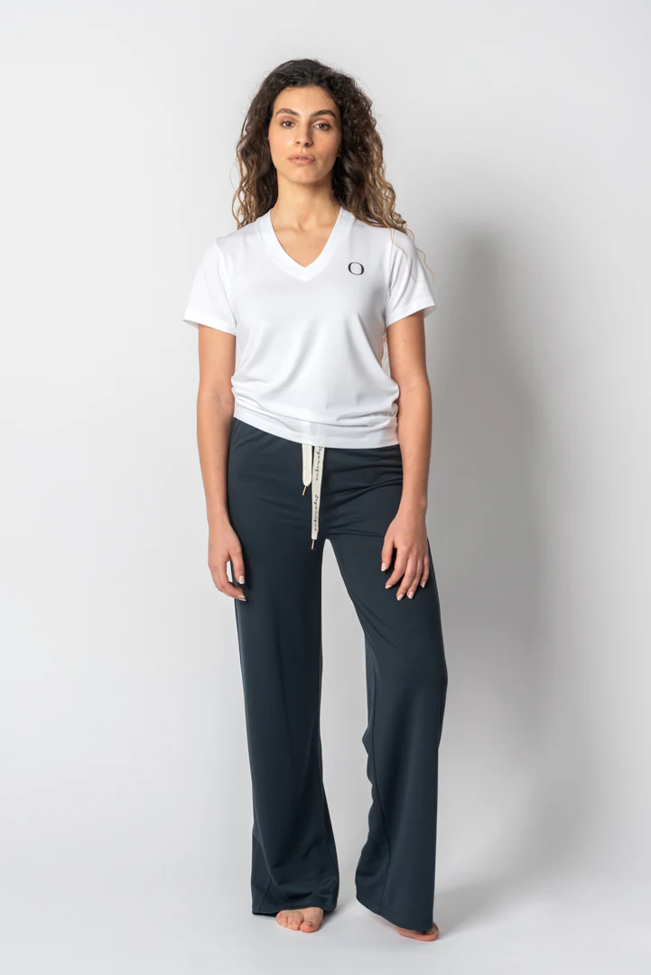 T-Shirt Branca com Decote em V - Emelline - Image 4